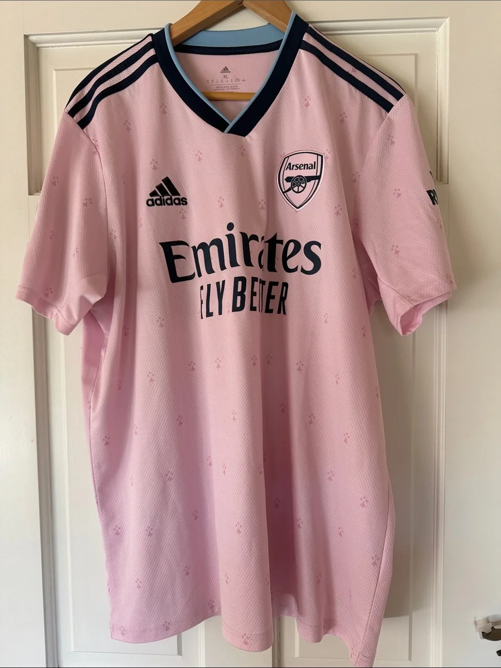 ARSENAL AUTHENTIC JERSEY- adidas
(supporter version, no 11) - Picture 6 of 16
